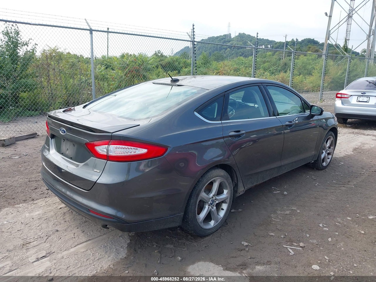 2016 FORD FUSION SE · 4/11