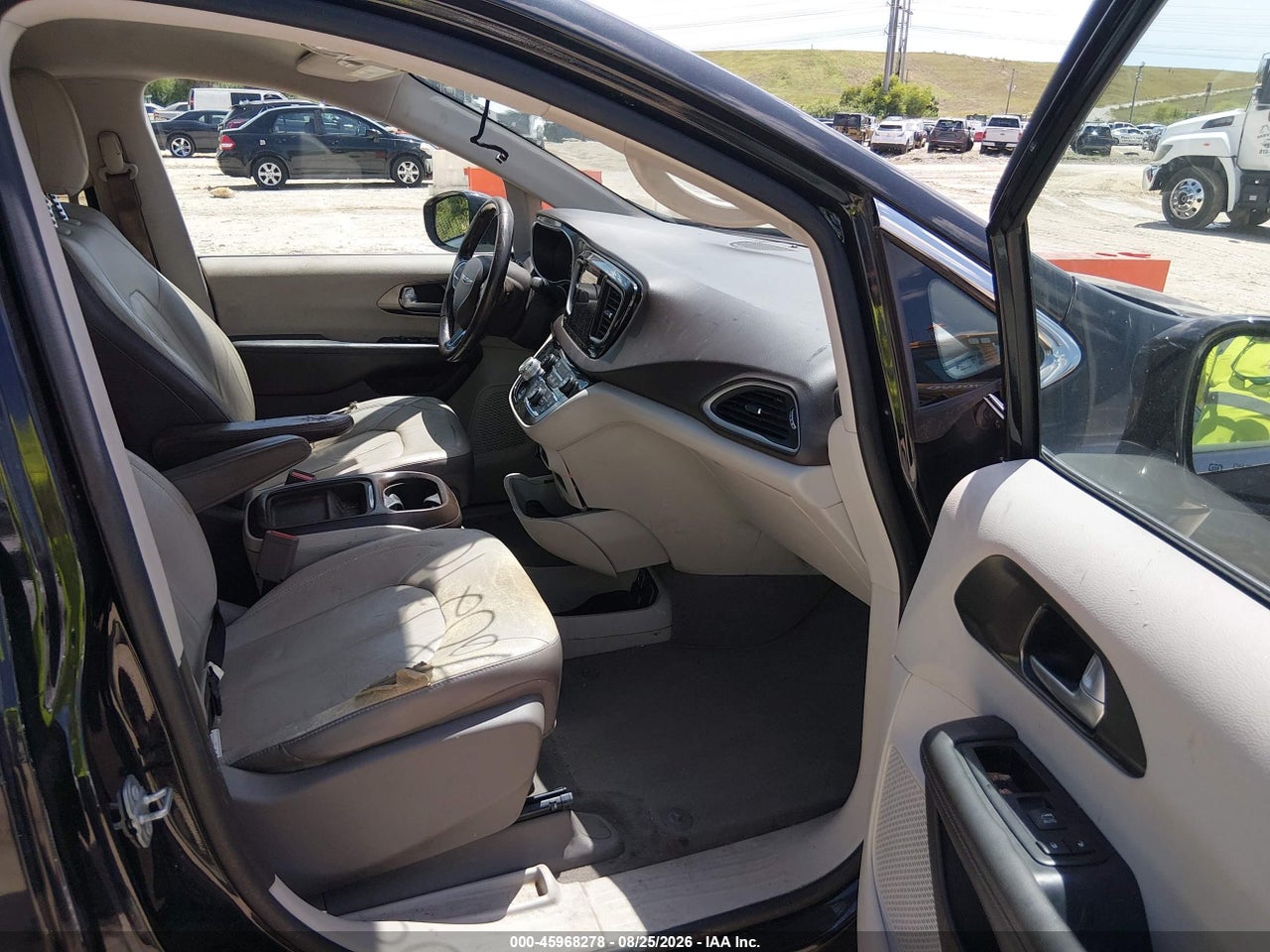 2017 CHRYSLER PACIFICA TOURING-L · 5/11