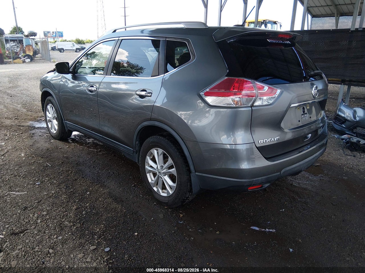 2015 NISSAN ROGUE SV · 3/11