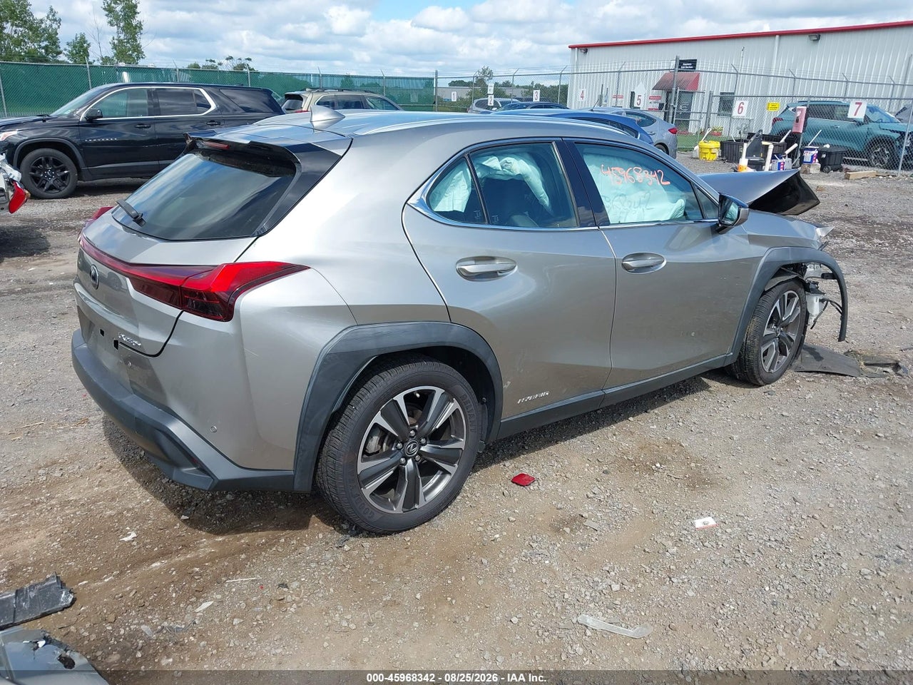 2020 LEXUS UX 250H · 4/10