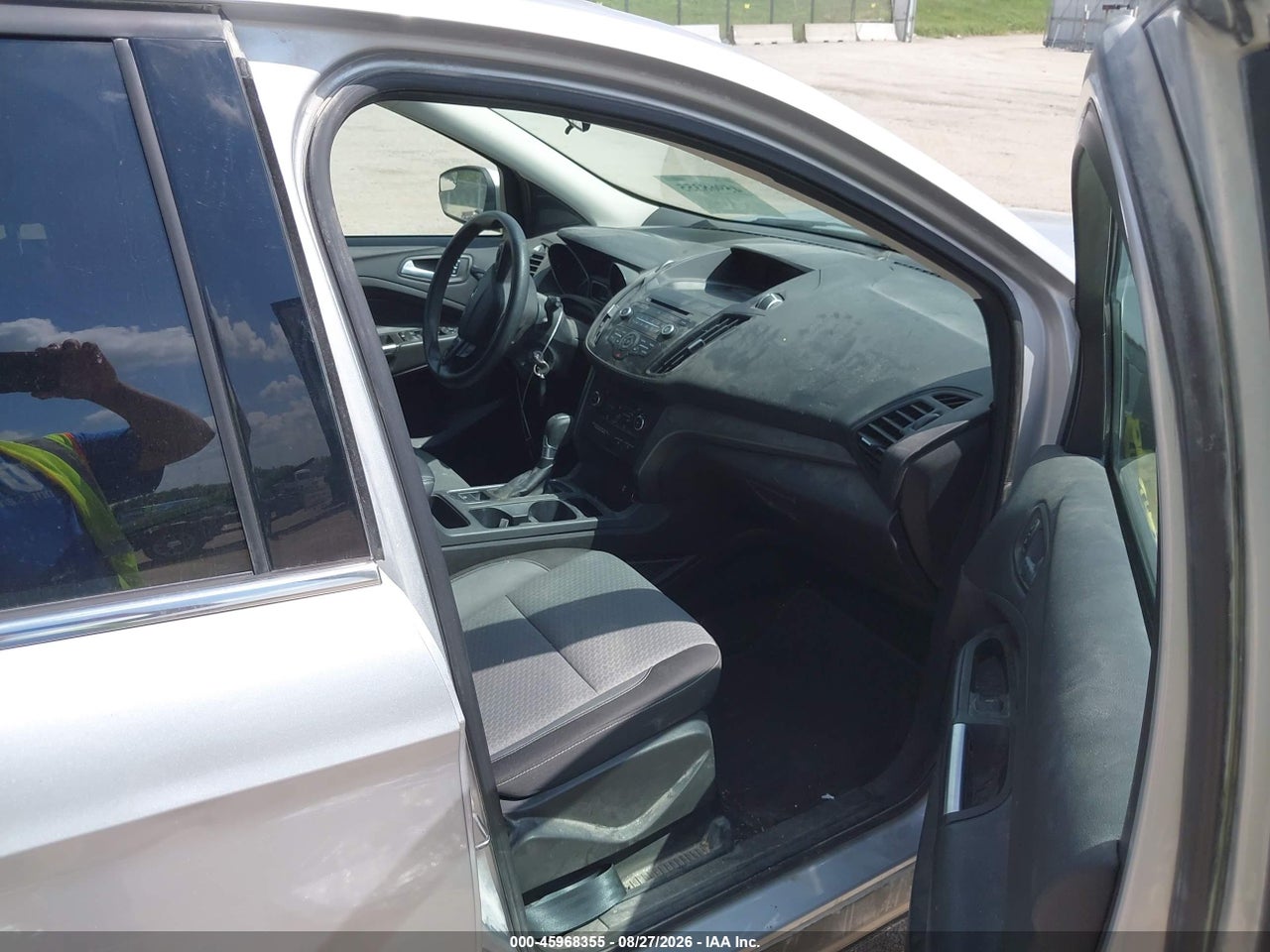 2017 FORD ESCAPE SE · 5/11