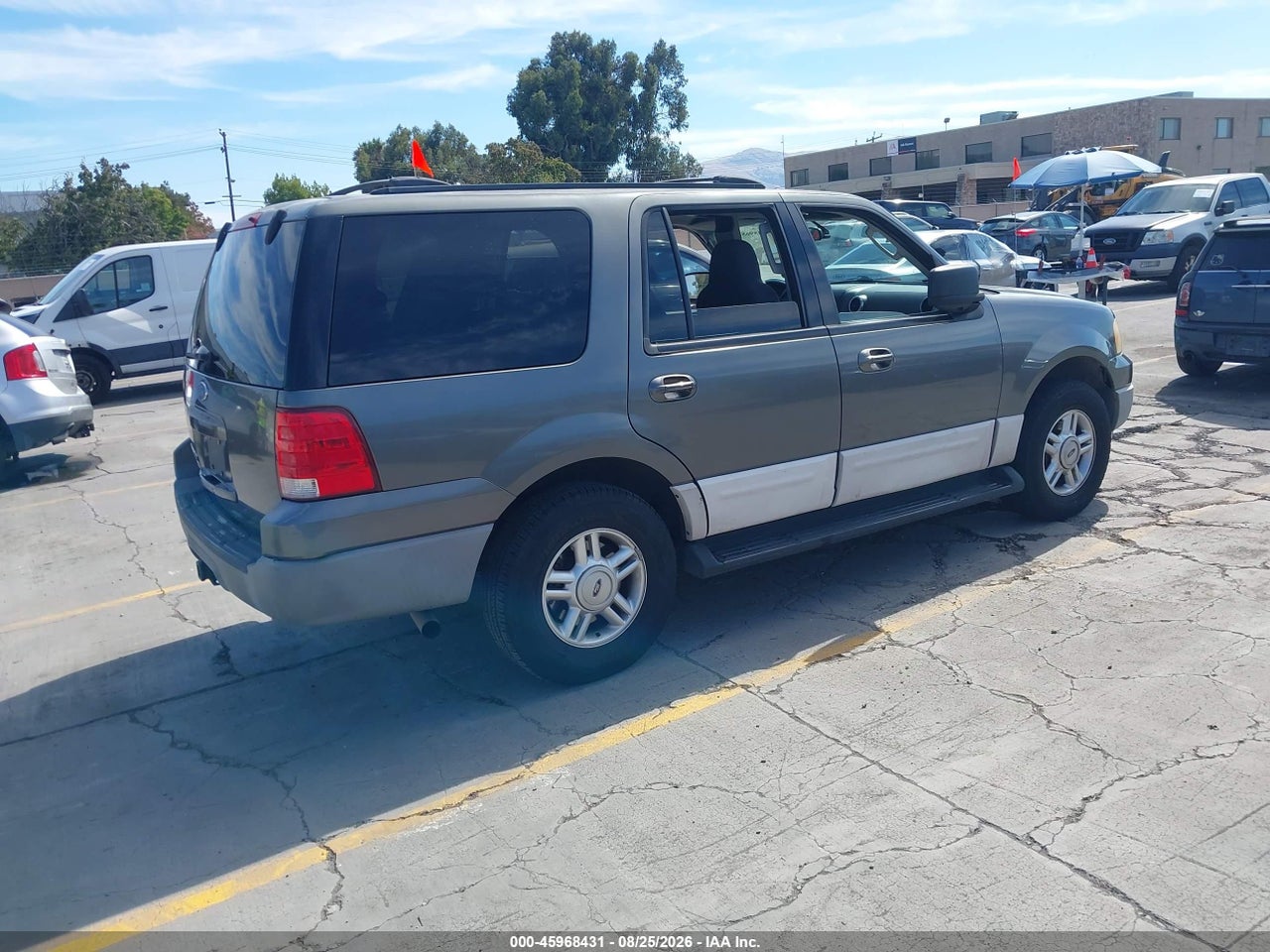 2003 FORD EXPEDITION XLT · 4/11