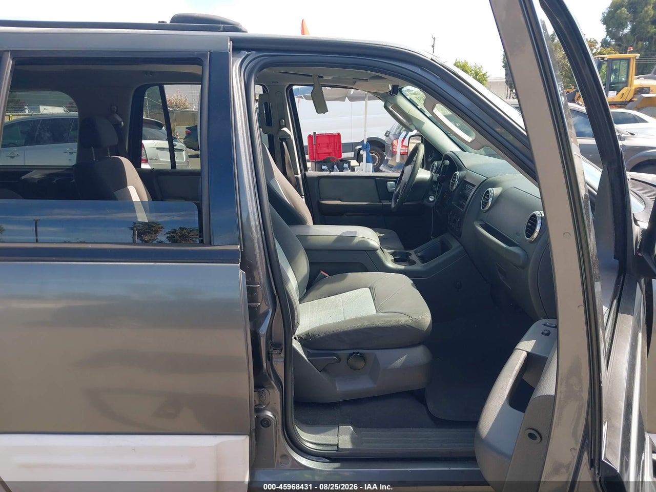 2003 FORD EXPEDITION XLT · 5/11