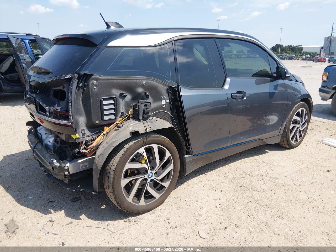 2018 BMW I3 94AH W/RANGE EXTENDER · 4/11