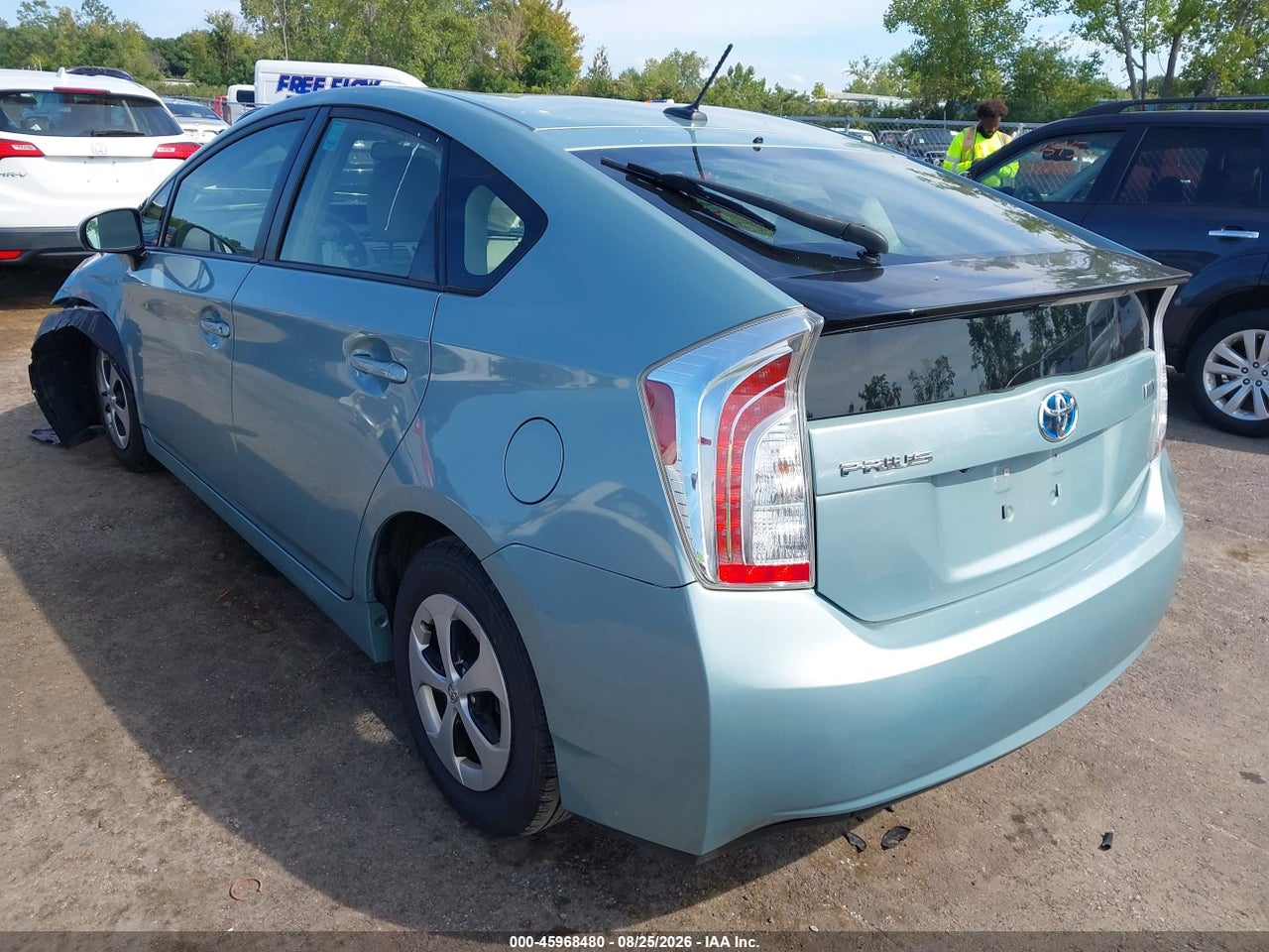 2013 TOYOTA PRIUS THREE · 3/8
