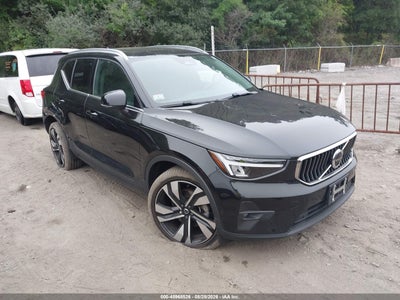 2024 VOLVO XC40 B5 PLUS BRIGHT THEME