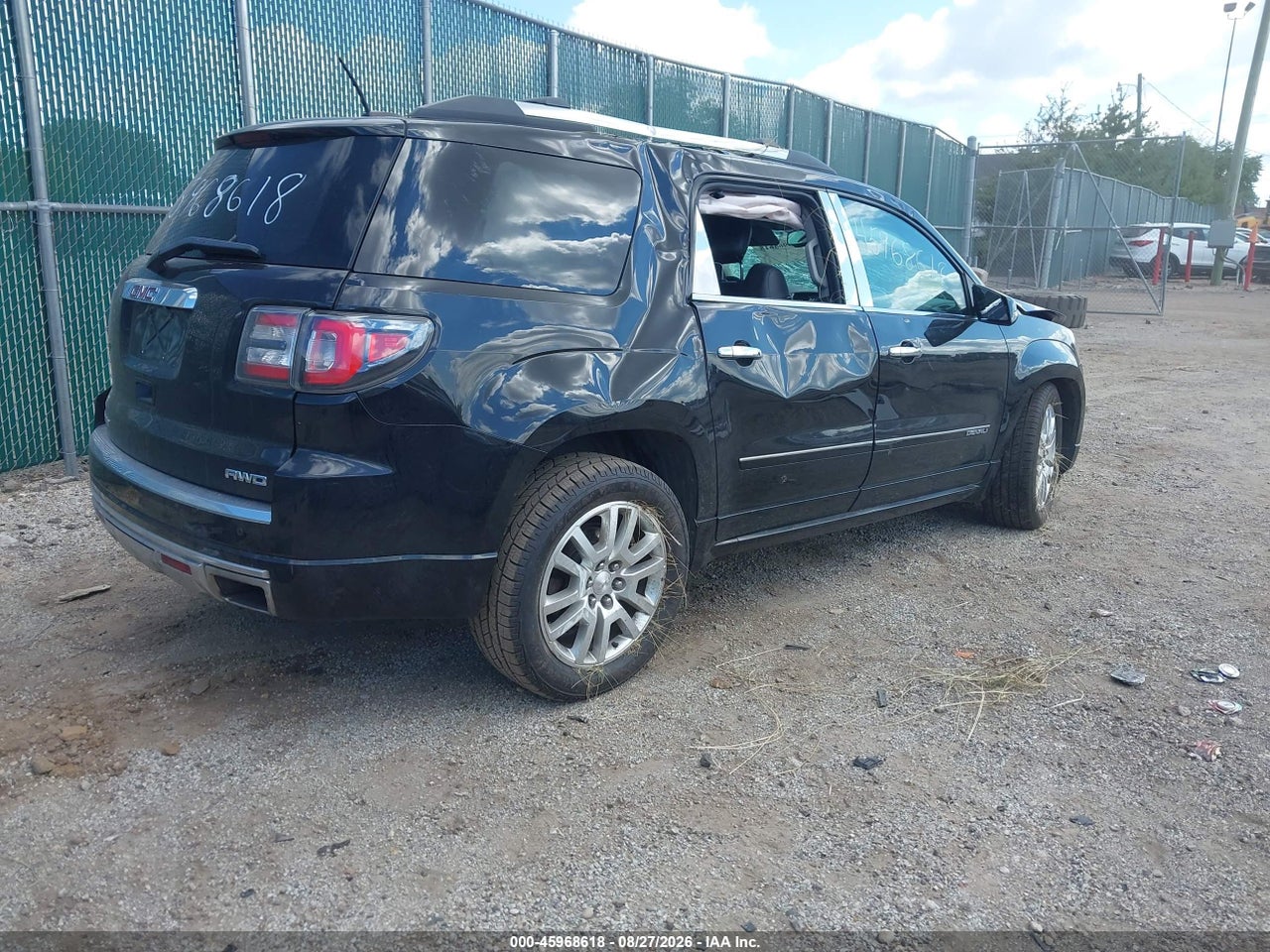 2016 GMC ACADIA DENALI · 4/10