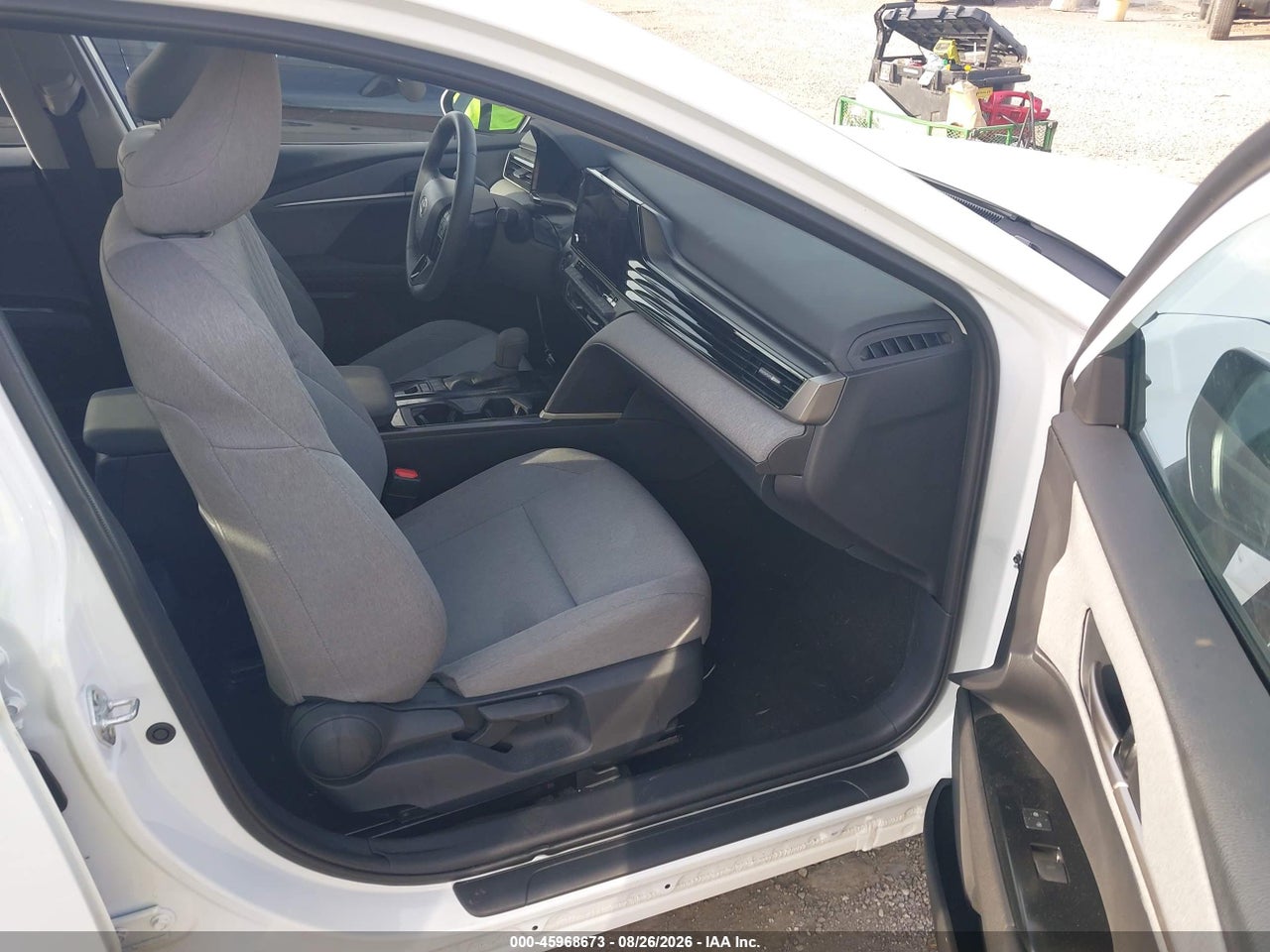2025 TOYOTA CAMRY LE · 5/11