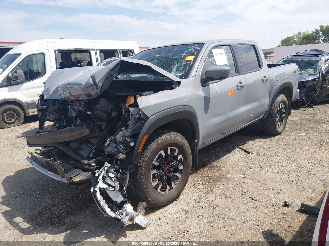2024 NISSAN FRONTIER PRO-4X 4X4 · 2/11