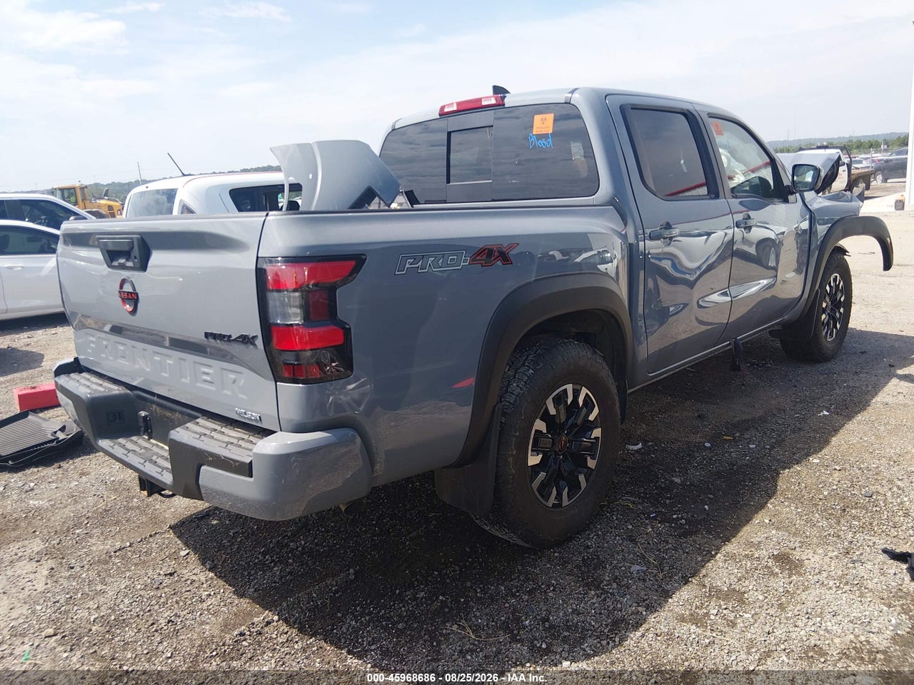2024 NISSAN FRONTIER PRO-4X 4X4 · 4/11