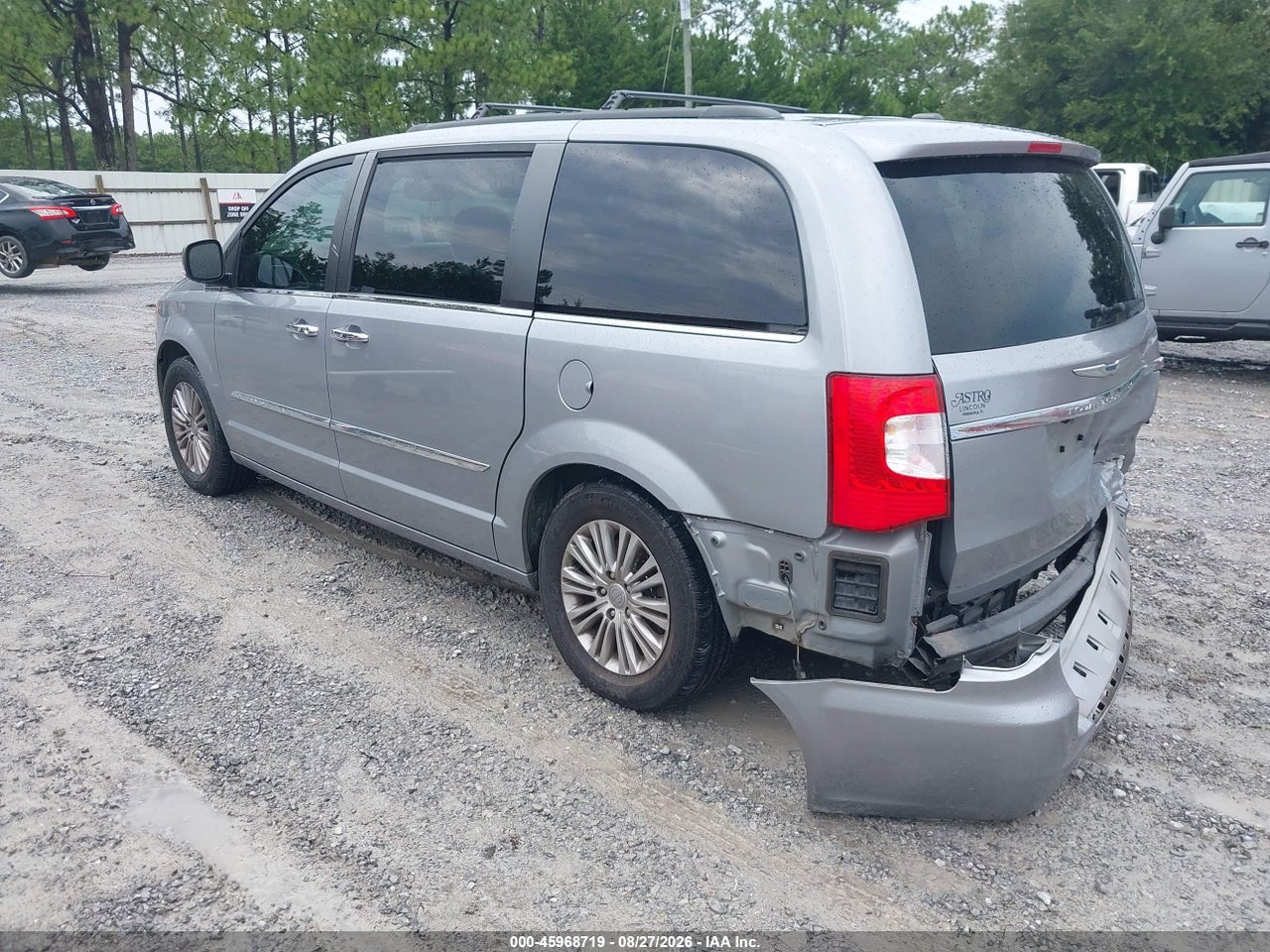 2015 CHRYSLER TOWN &amp; COUNTRY TOURING-L · 3/11