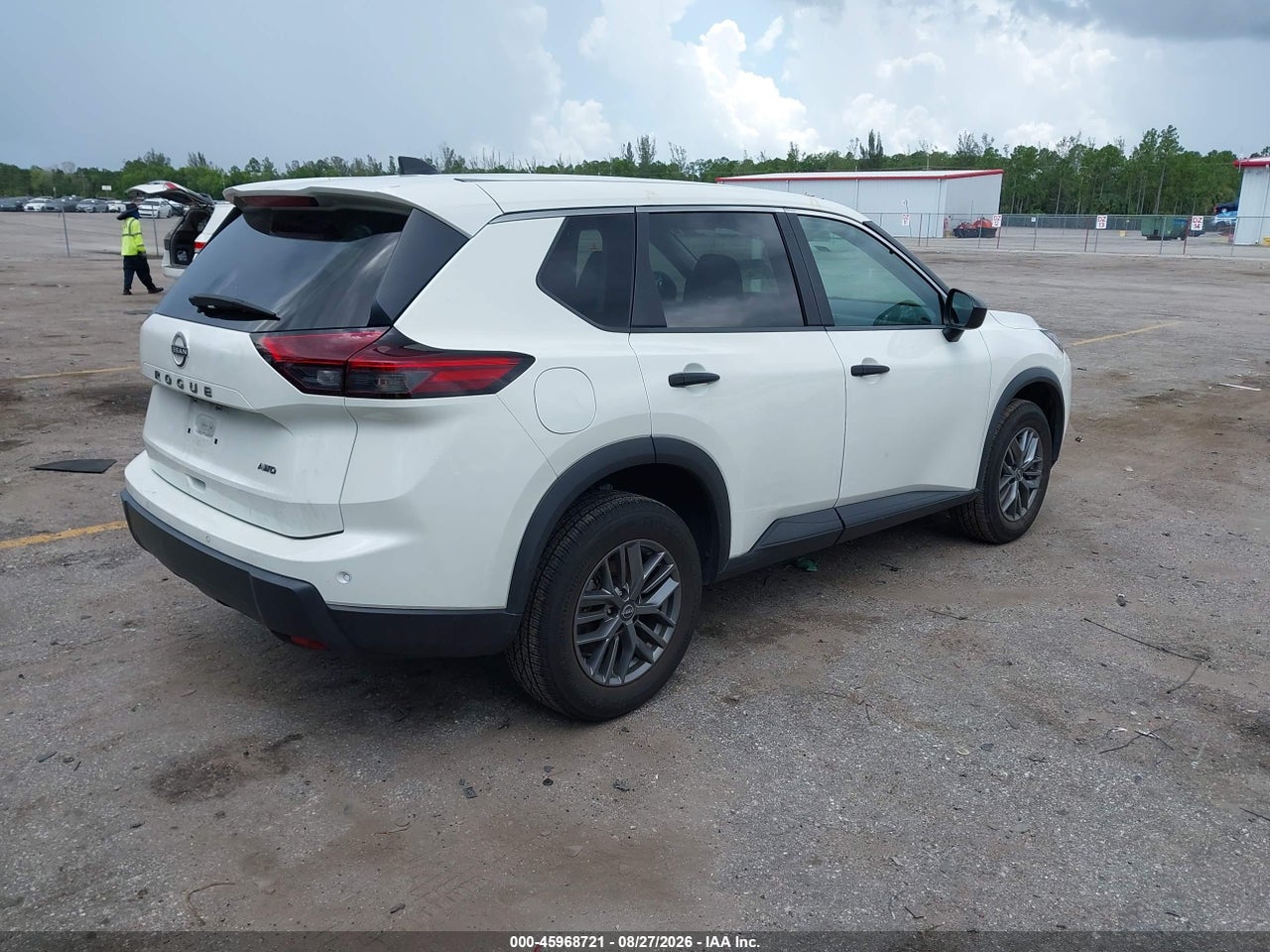 2024 NISSAN ROGUE S INTELLIGENT AWD · 4/11