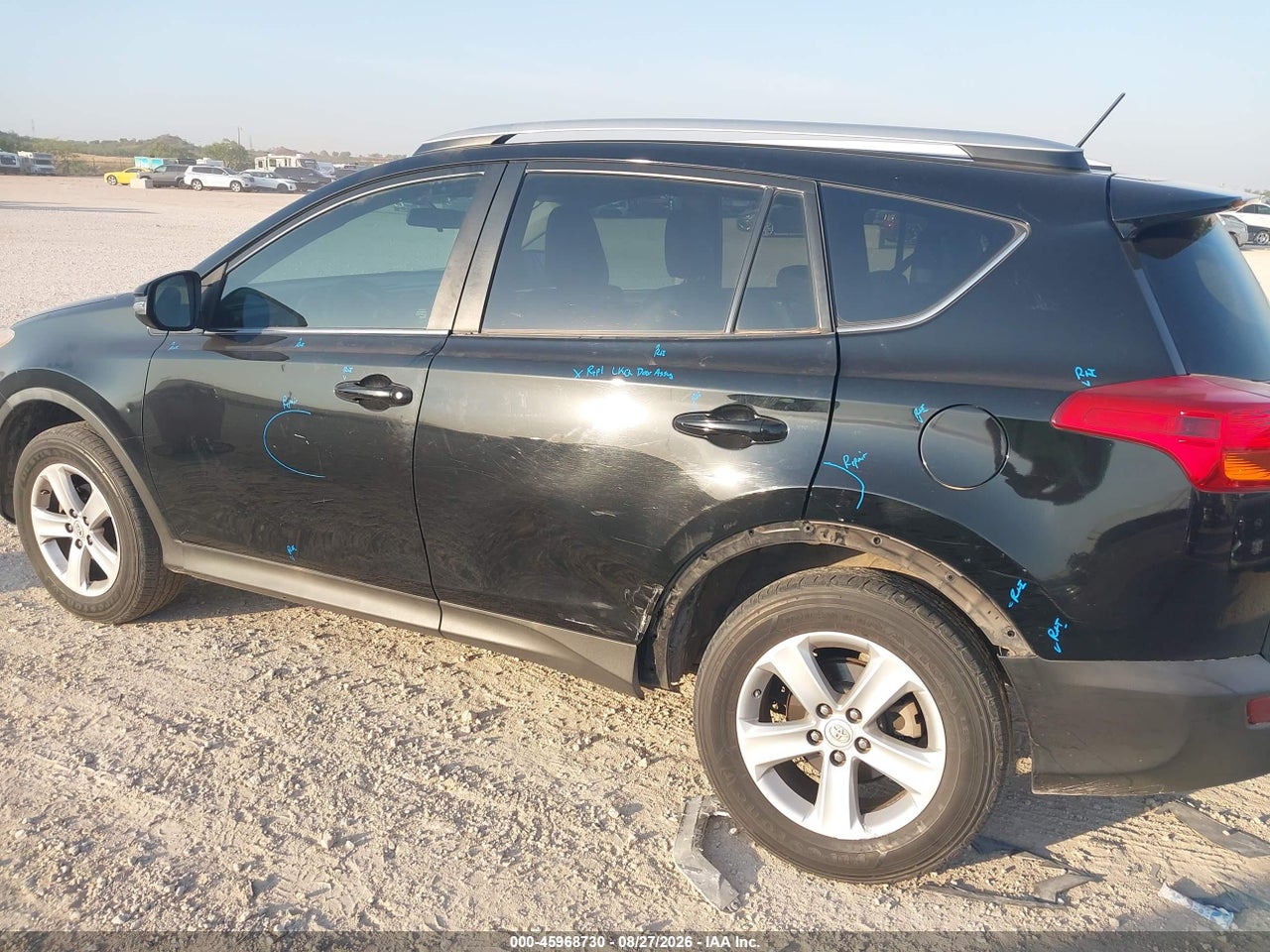 2014 TOYOTA RAV4 XLE · 6/11