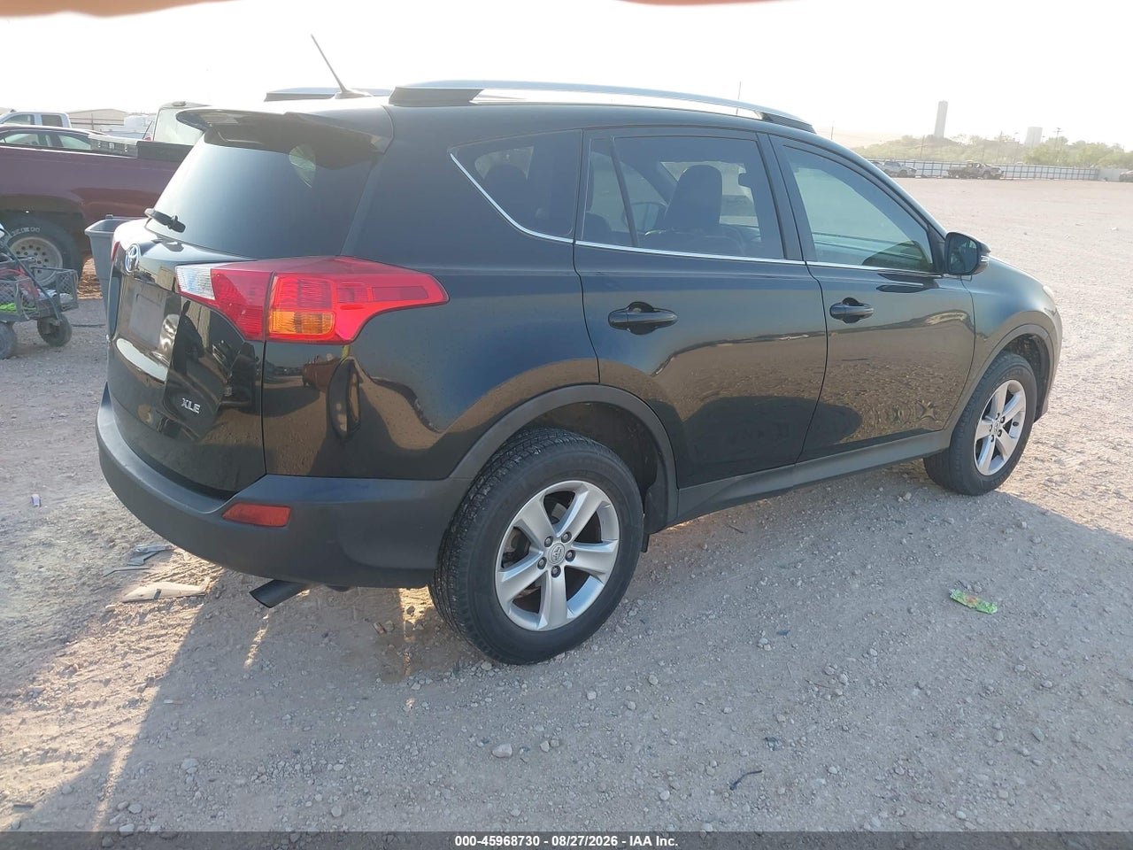 2014 TOYOTA RAV4 XLE · 4/11