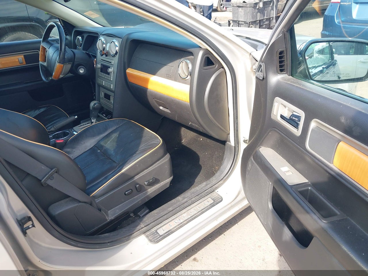 2009 LINCOLN MKZ · 5/11