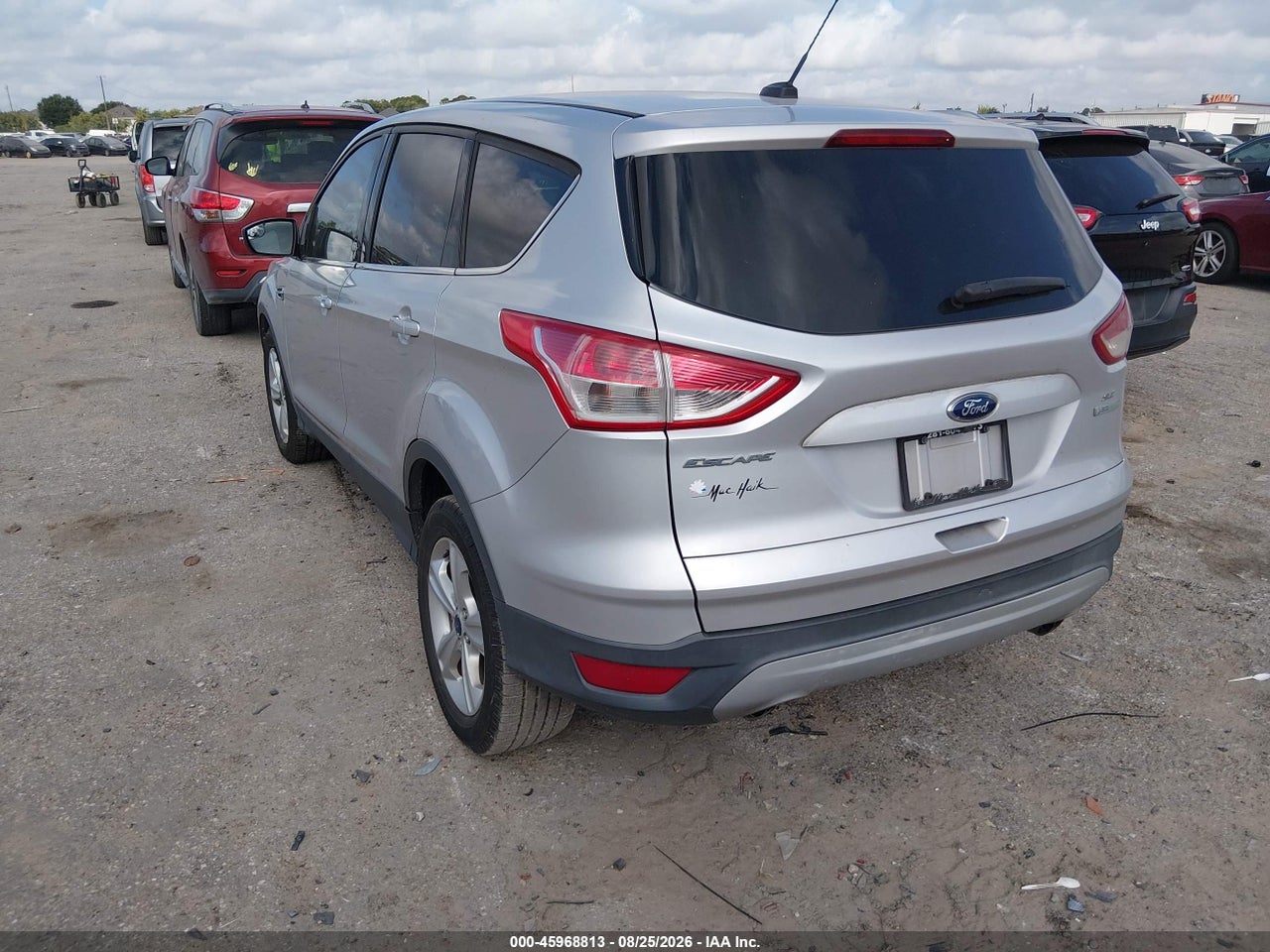 2015 FORD ESCAPE SE · 3/5