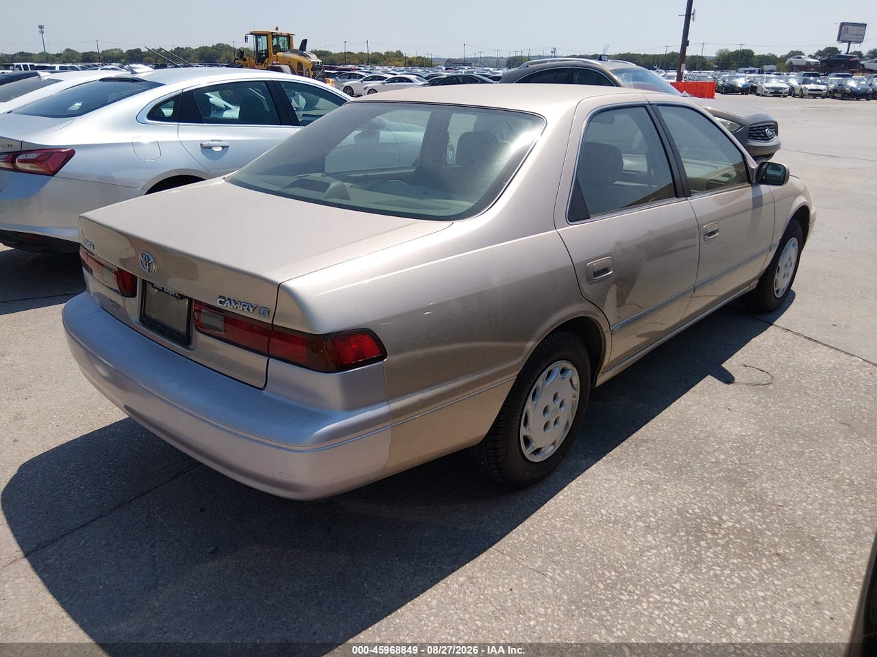 1998 TOYOTA CAMRY LE · 4/11