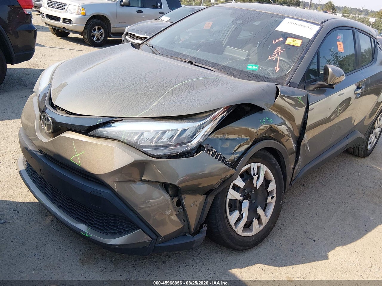 2021 TOYOTA C-HR LE · 6/11