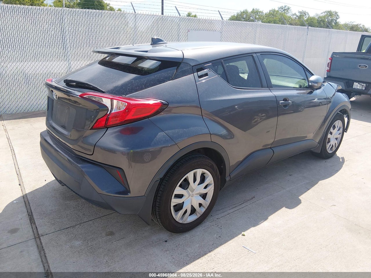 2020 TOYOTA C-HR LE · 4/11