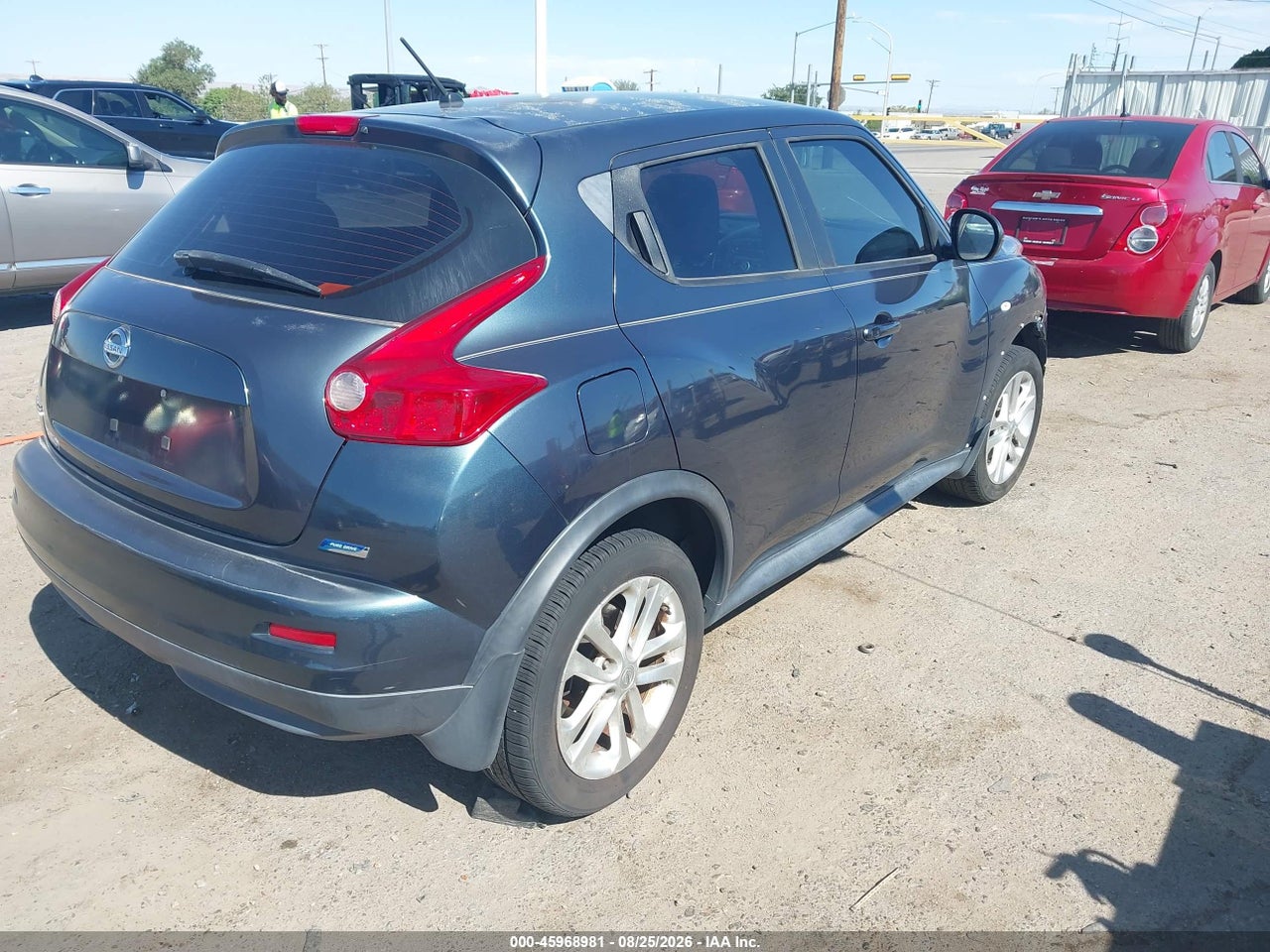 2014 NISSAN JUKE S · 4/11
