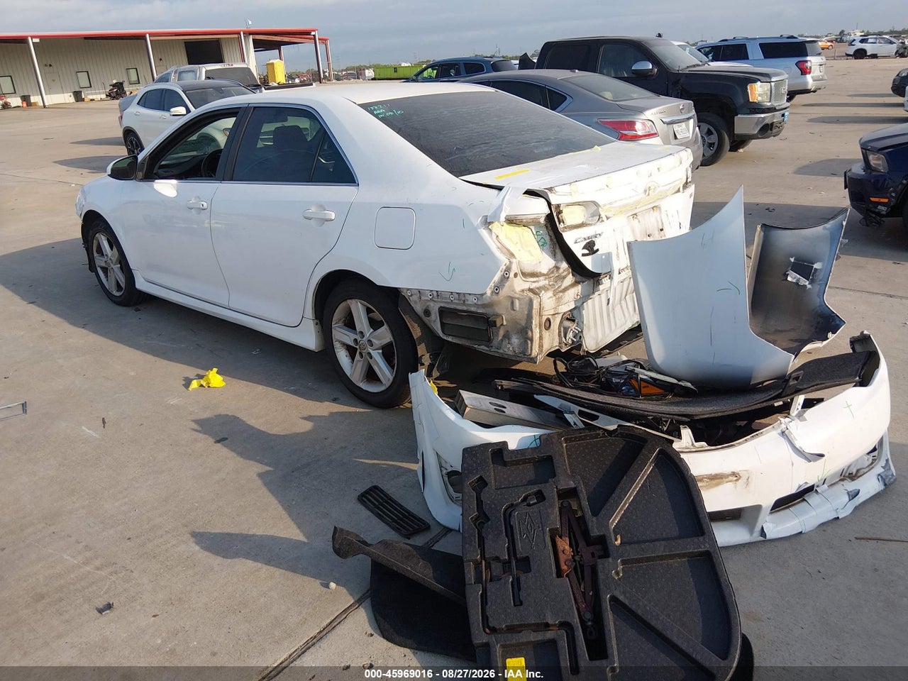 2014 TOYOTA CAMRY SE · 3/11