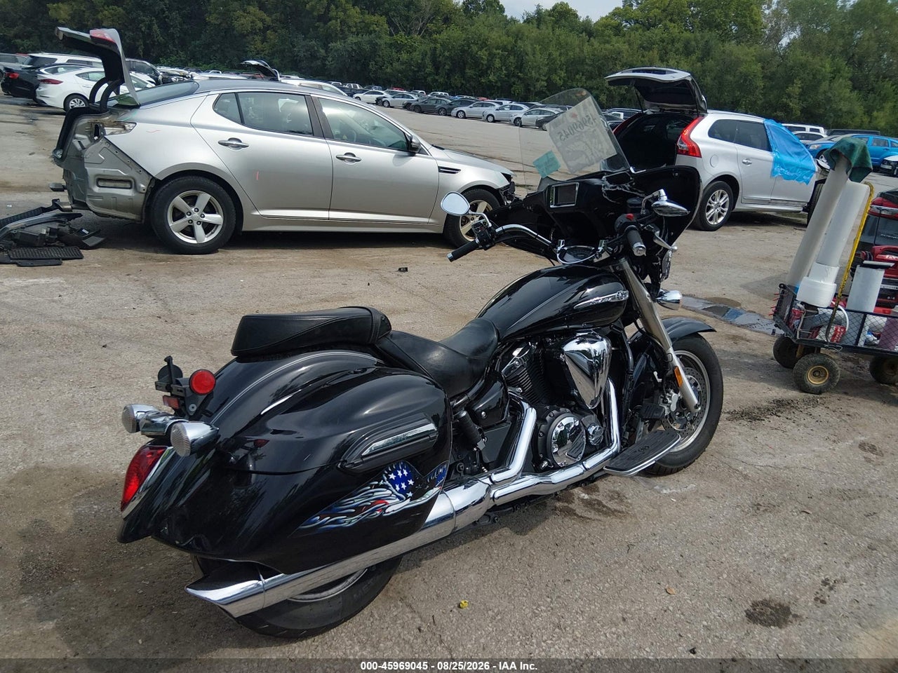 2015 YAMAHA XVS1300 CT/CTB · 4/10