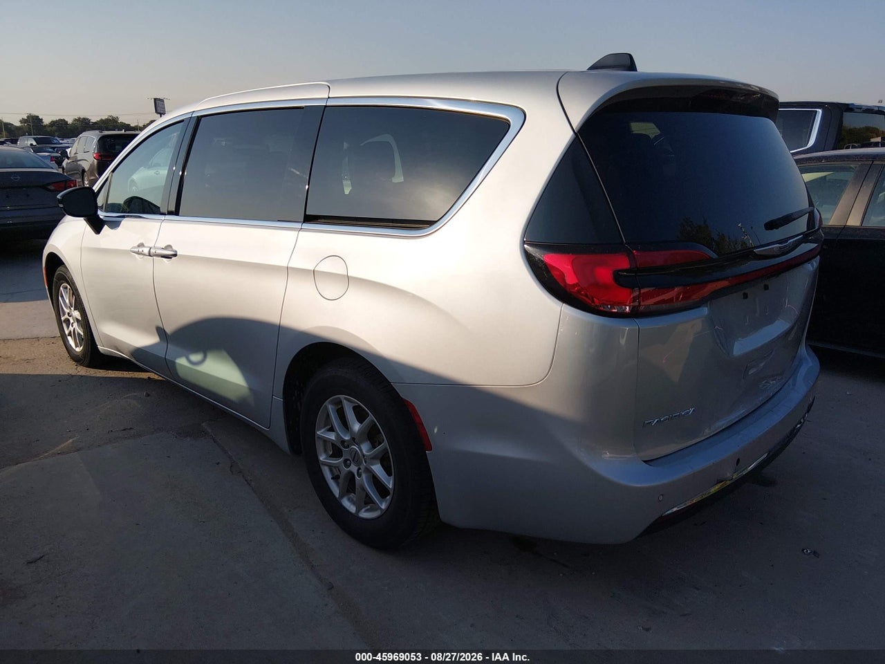 2024 CHRYSLER PACIFICA TOURING L · 3/11