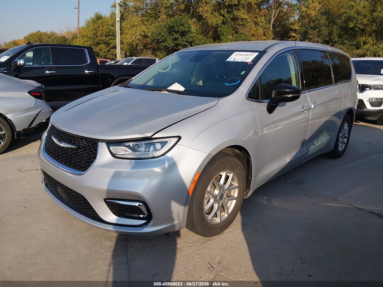 2024 CHRYSLER PACIFICA TOURING L · 2/11