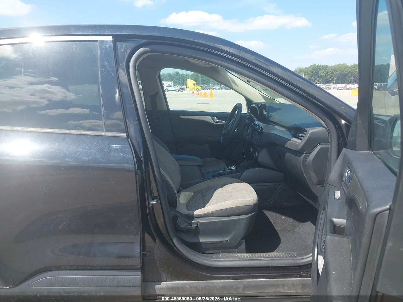 2020 FORD ESCAPE SE · 5/11