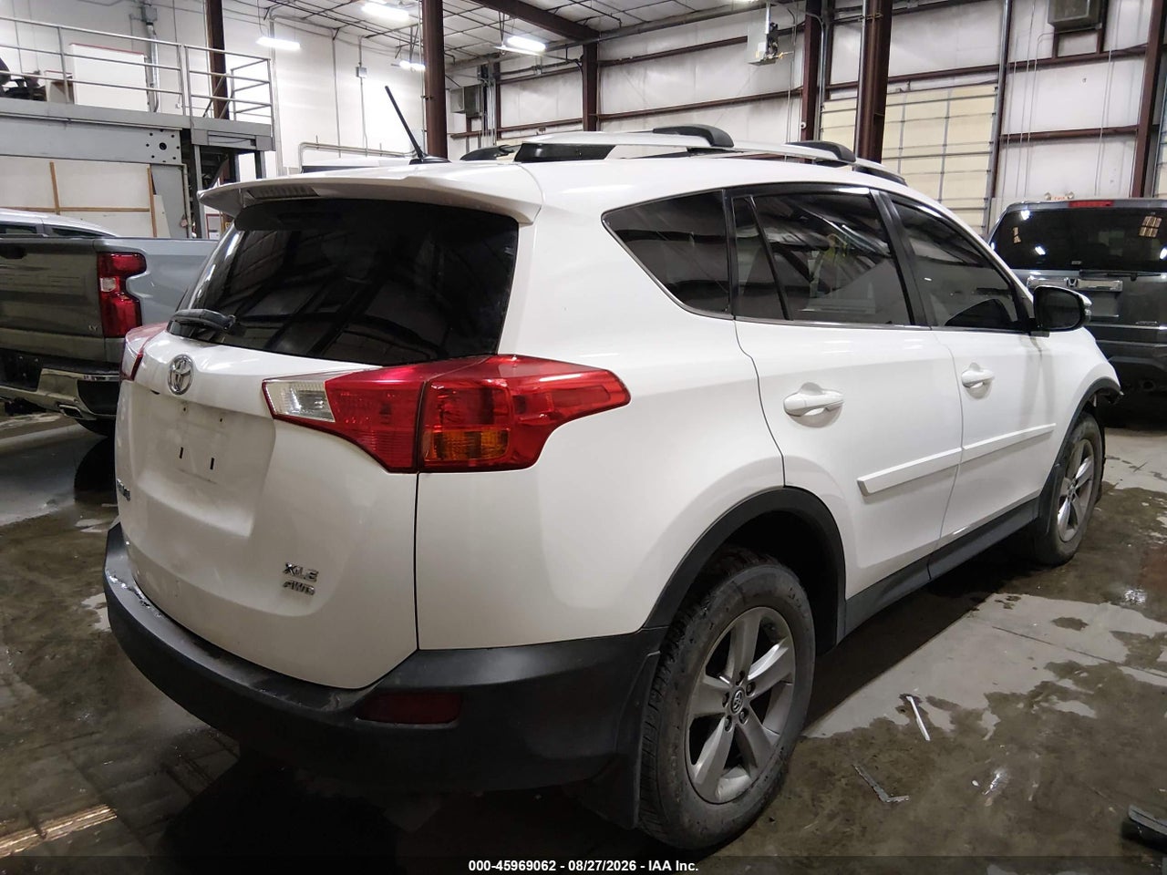 2015 TOYOTA RAV4 XLE · 4/11