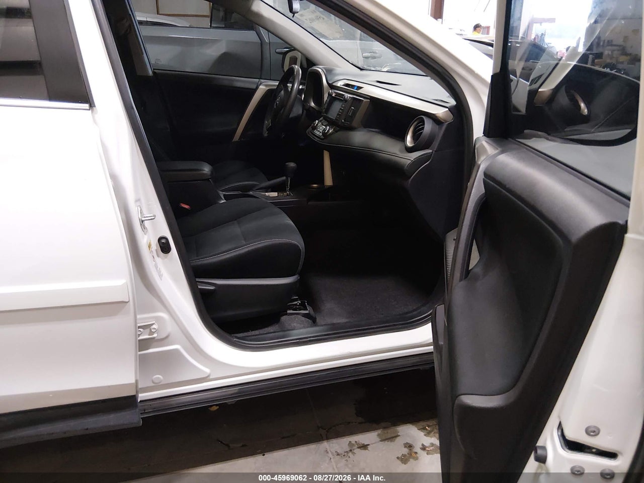 2015 TOYOTA RAV4 XLE · 5/11
