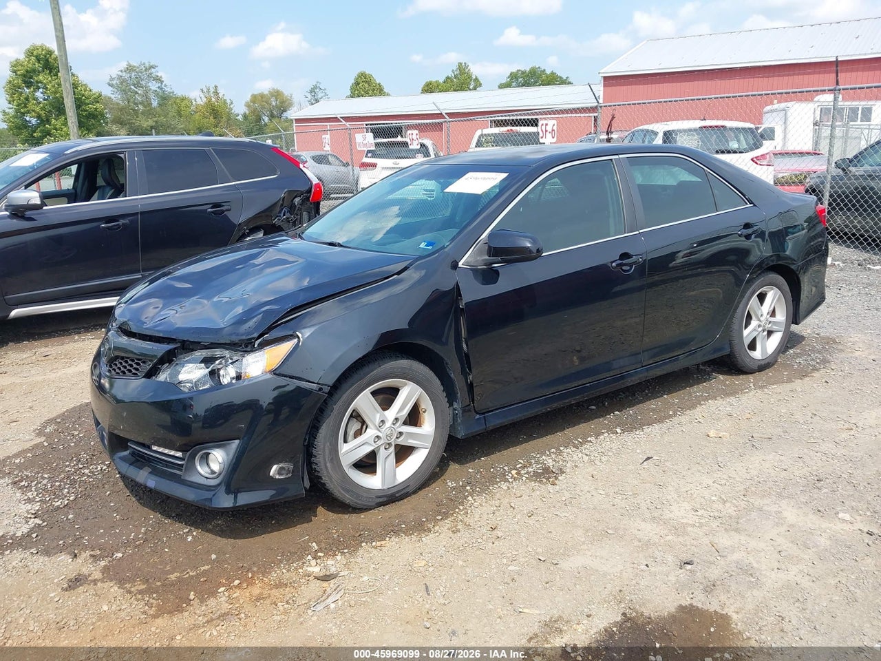 2013 TOYOTA CAMRY SE · 2/11