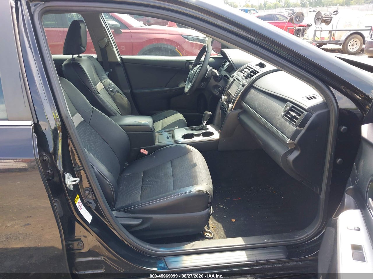 2013 TOYOTA CAMRY SE · 5/11
