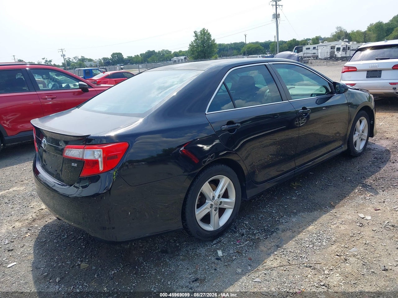2013 TOYOTA CAMRY SE · 4/11