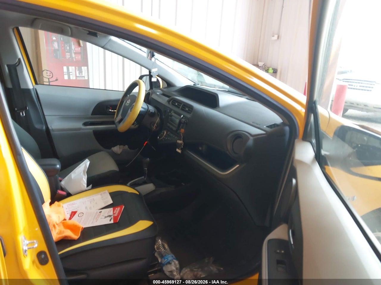 2014 TOYOTA PRIUS C TWO · 5/11