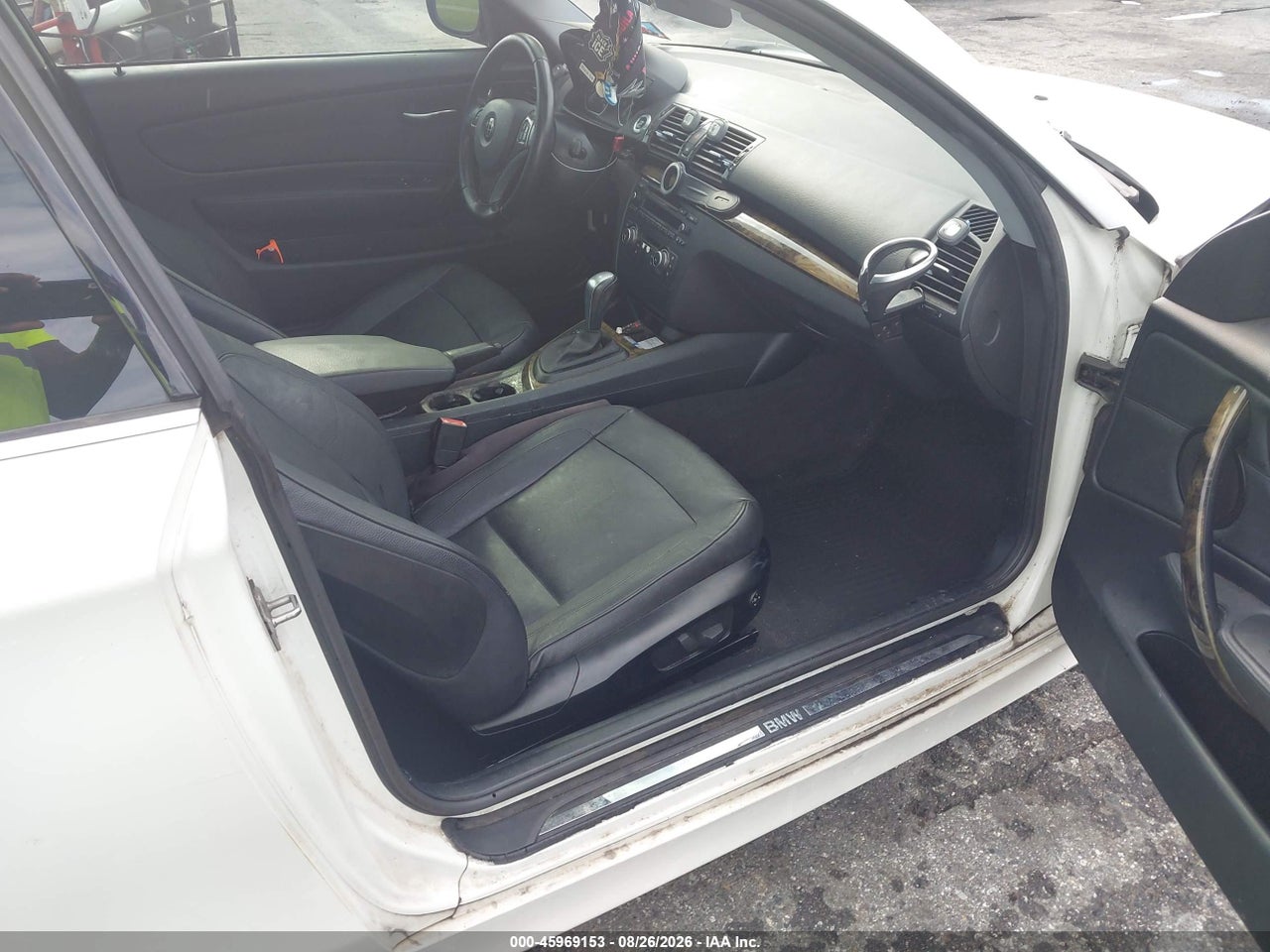 2011 BMW 128I · 5/11