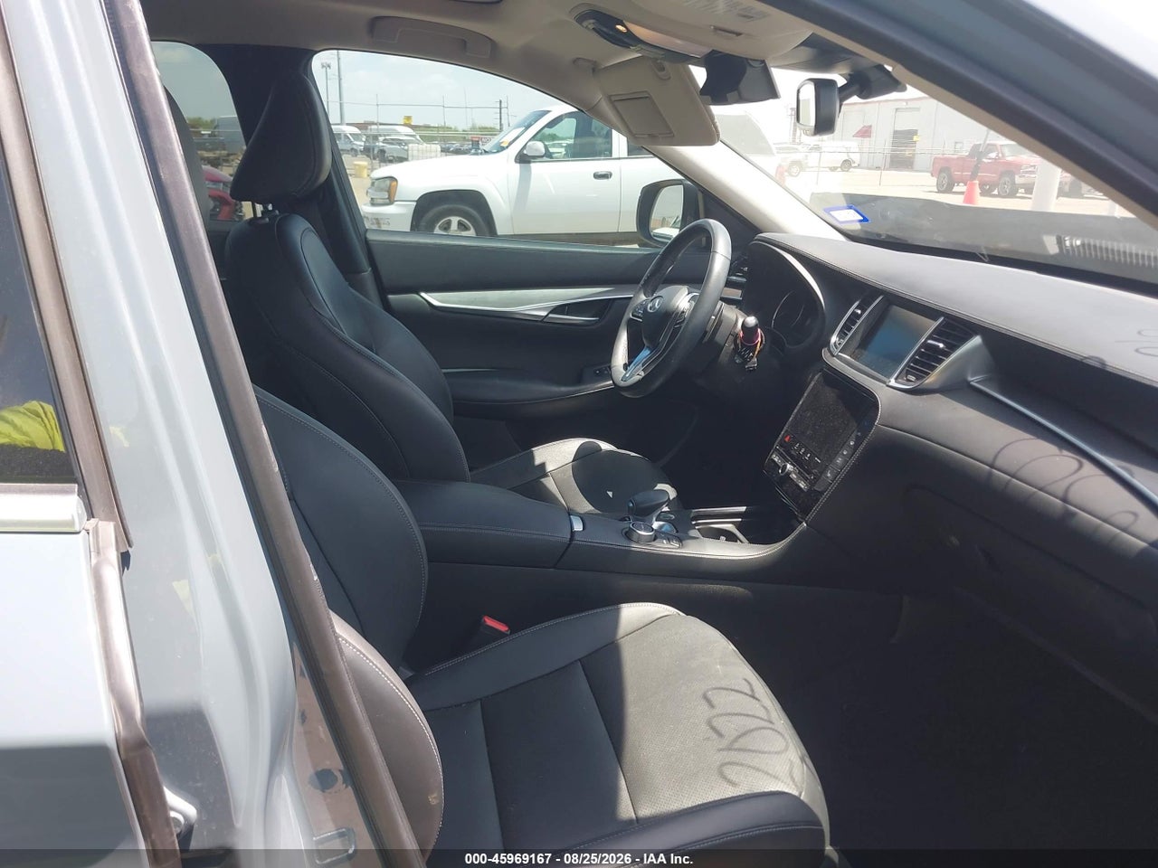 2022 INFINITI QX50 LUXE · 5/11