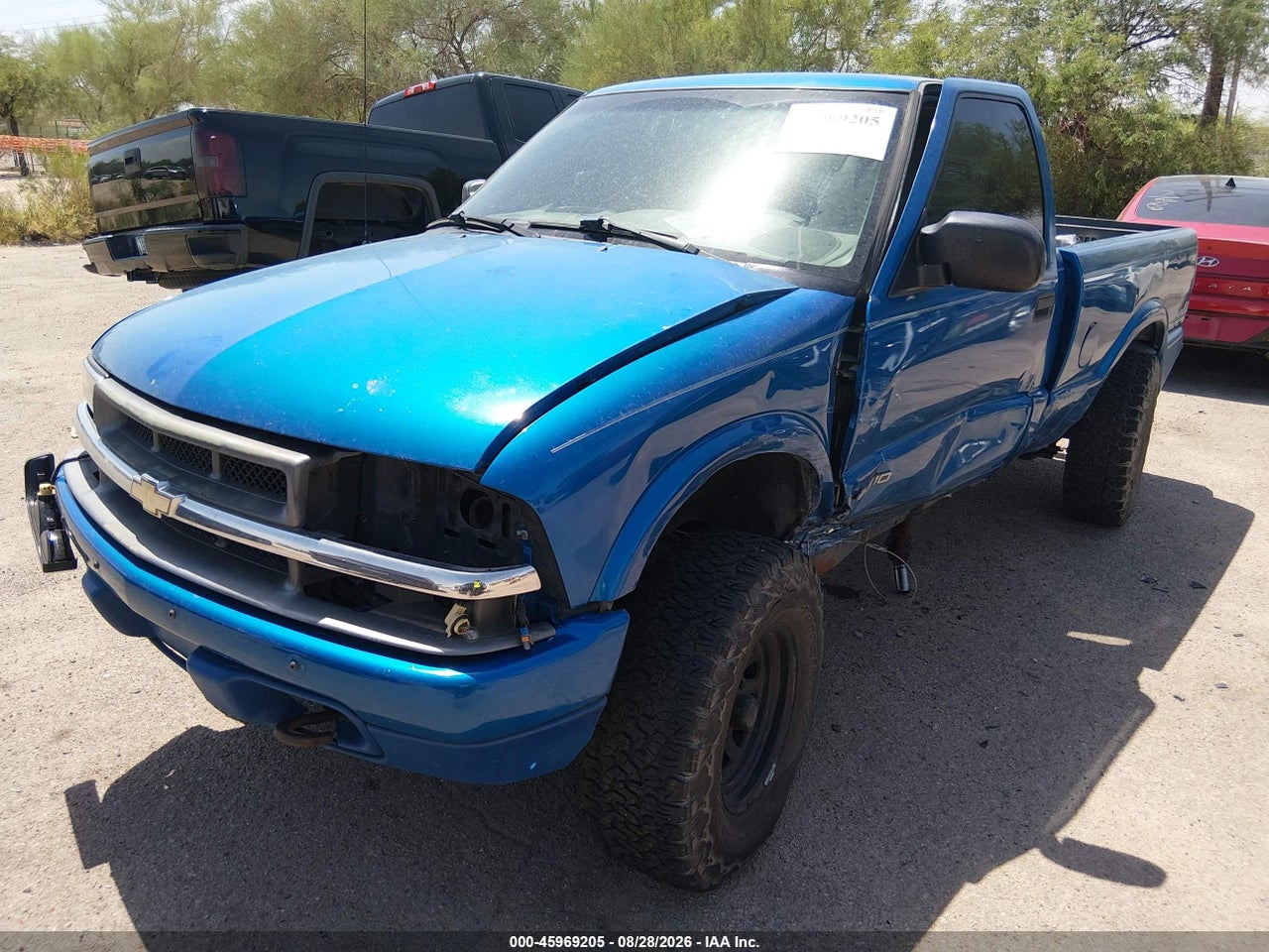 2000 CHEVROLET S-10 LS · 2/10
