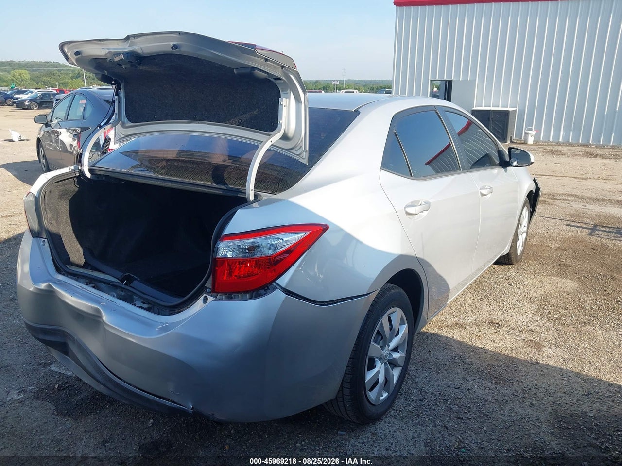 2015 TOYOTA COROLLA LE · 4/11