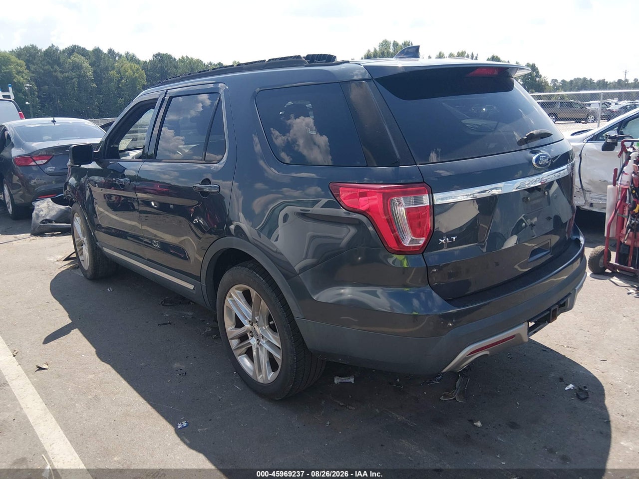 2017 FORD EXPLORER XLT · 3/10