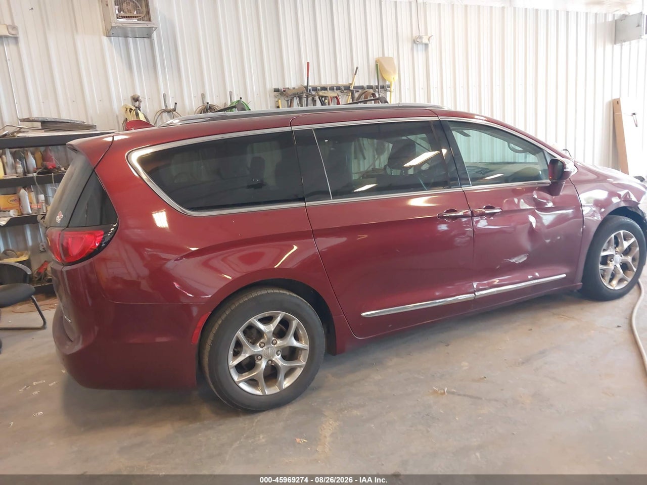 2018 CHRYSLER PACIFICA LIMITED · 4/11