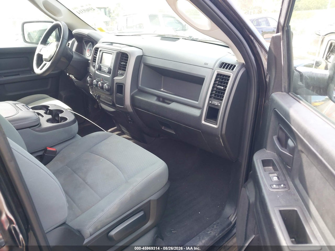 2017 RAM 1500 EXPRESS  4X4 6'4 BOX · 5/10