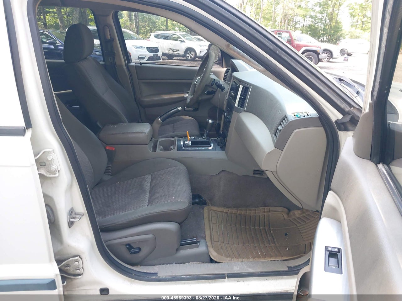 2009 JEEP GRAND CHEROKEE LAREDO · 5/11