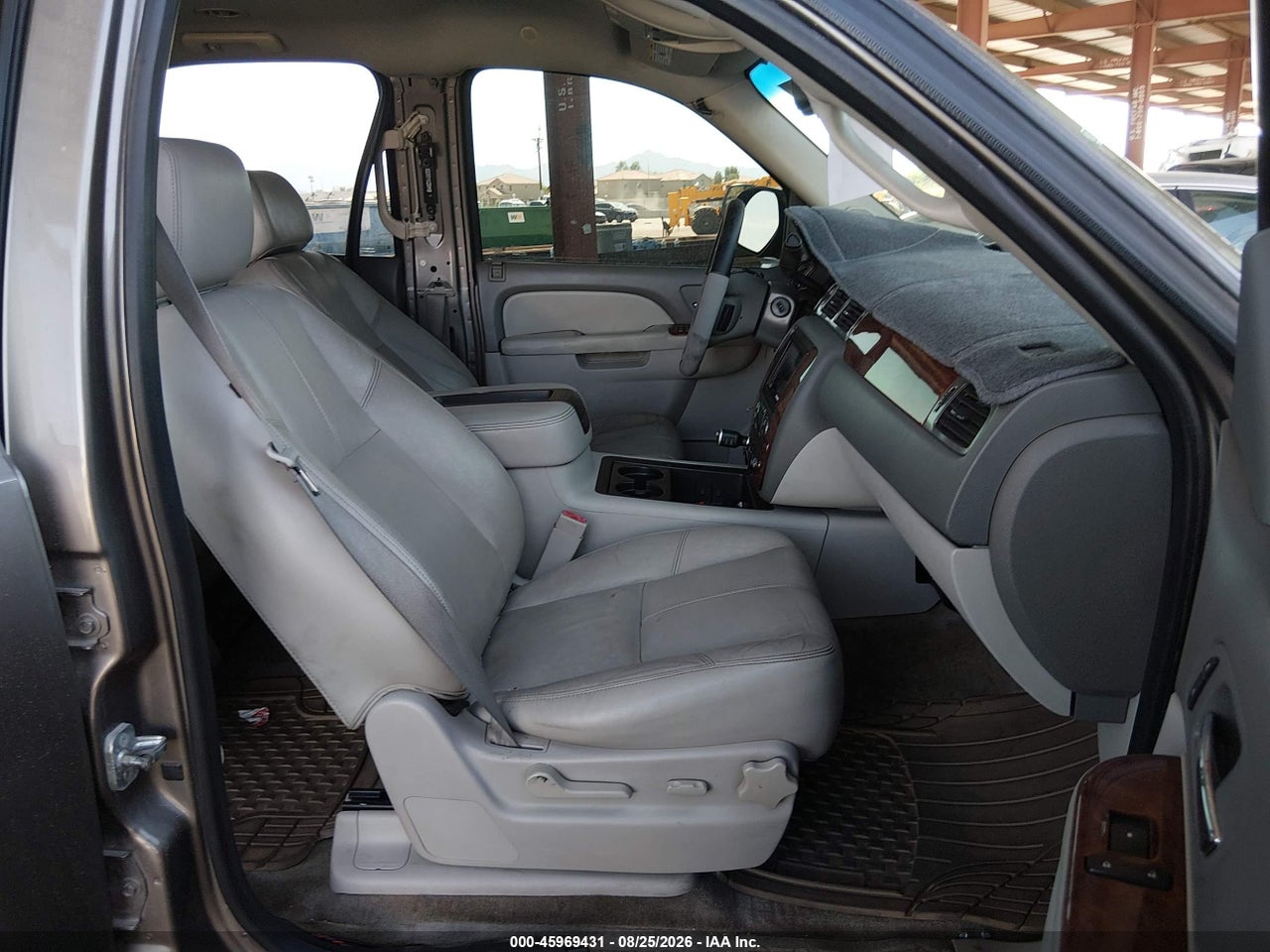 2014 CHEVROLET TAHOE LT · 5/10