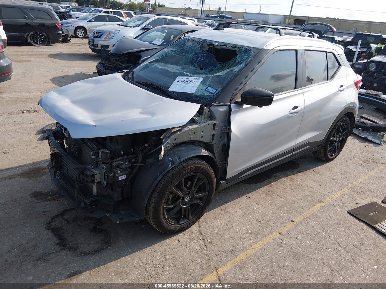 2020 NISSAN KICKS SR XTRONIC CVT · 2/11