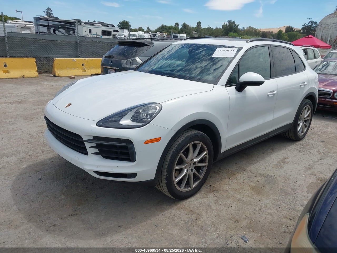 2020 PORSCHE CAYENNE · 2/11