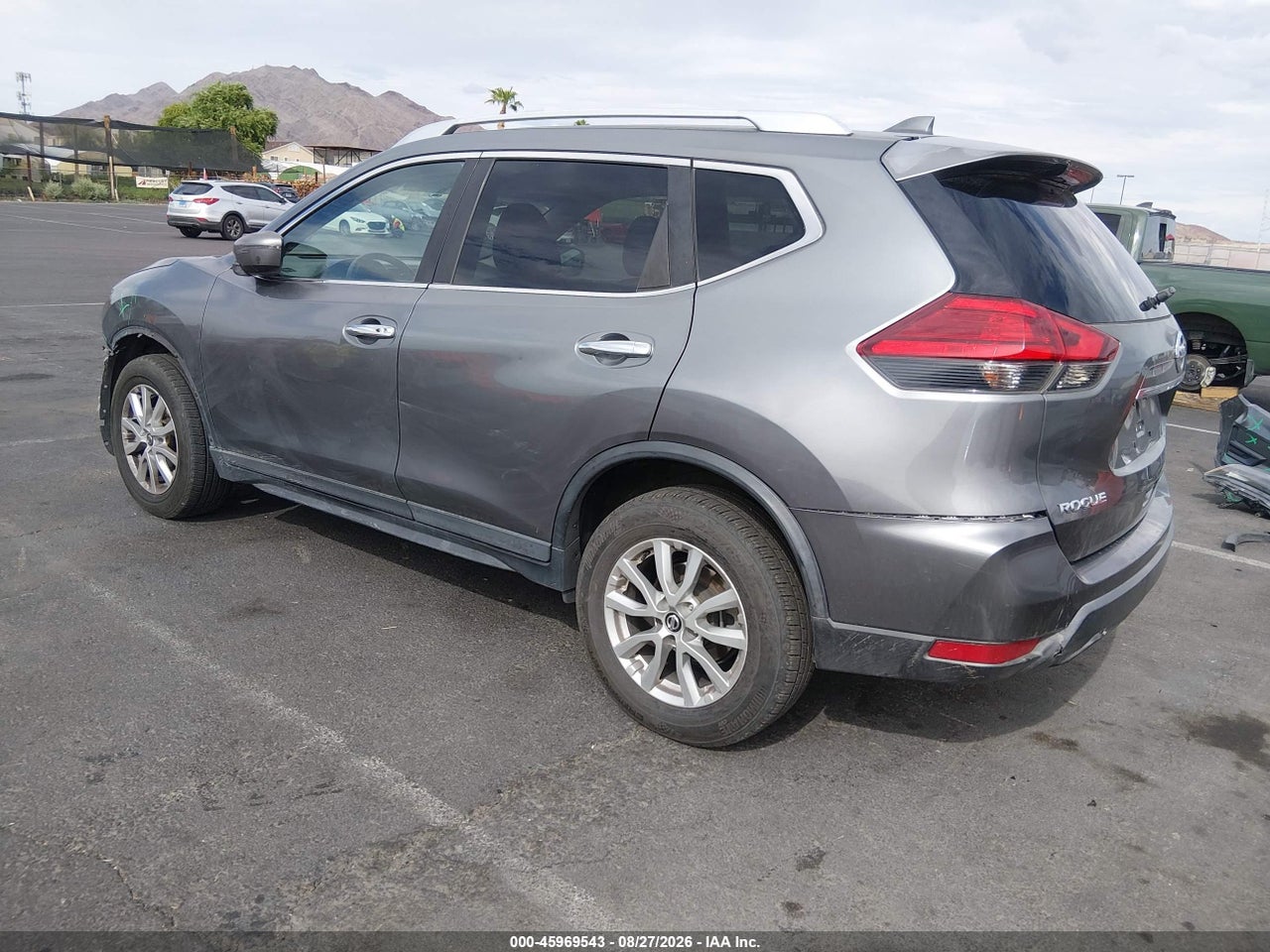 2017 NISSAN ROGUE SV · 3/11