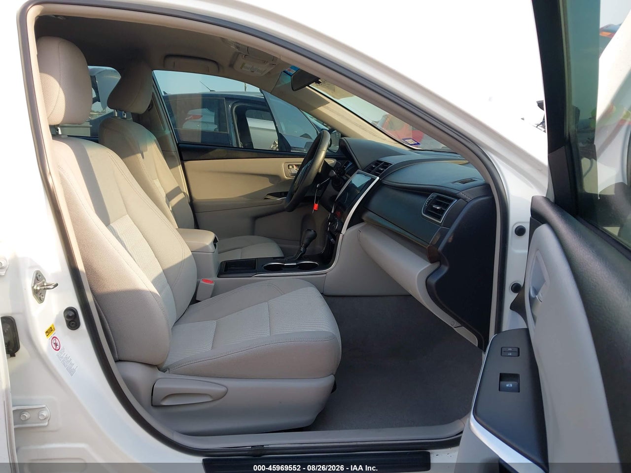 2016 TOYOTA CAMRY LE · 5/11