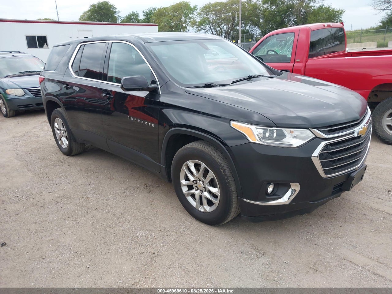1GNEVFKW0JJ****** · 2018 CHEVROLET TRAVERSE LS