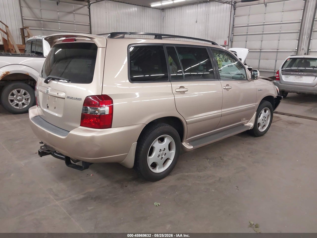 2004 TOYOTA HIGHLANDER LIMITED V6 · 4/10